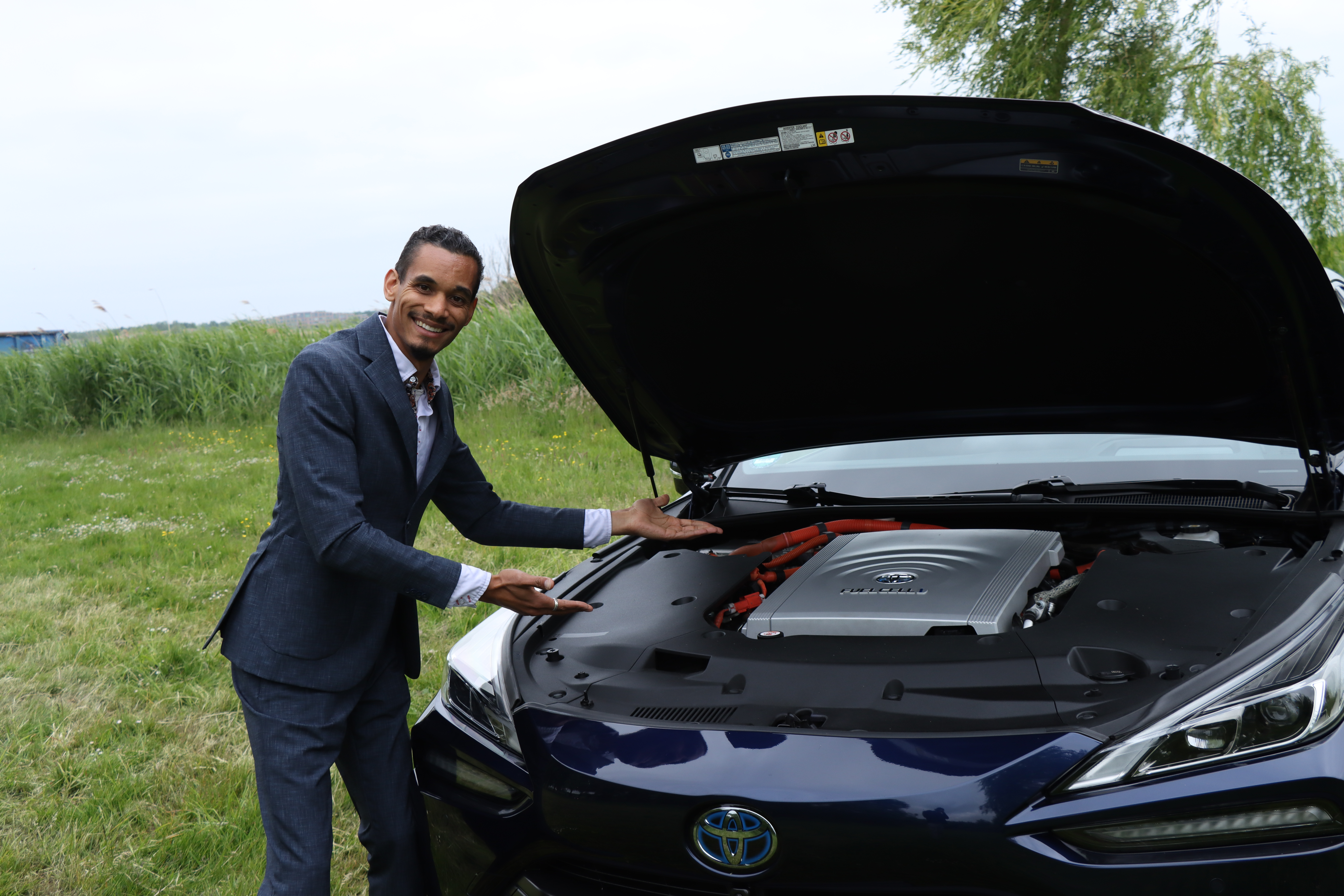 Christopher Ivo met Toyota Mirai